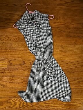 Sleeveless Houndstooth Shirt Dress in Black & White